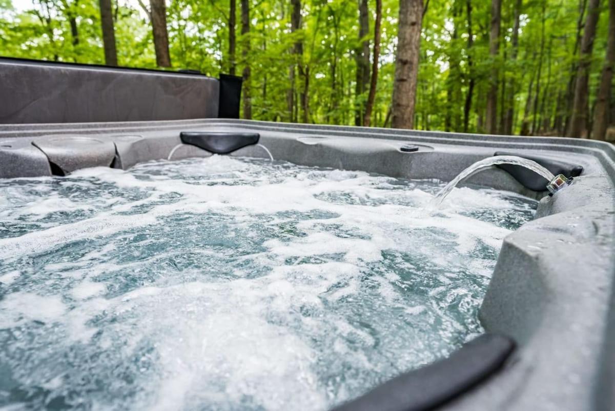 Huge Cabin W Hot Tub, Deck, Grill, Fire Pit, Wifi Berkeley Springs Exterior foto